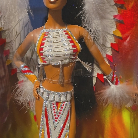 Cher Barbie Collector- Black Label - Picture 7 of 9